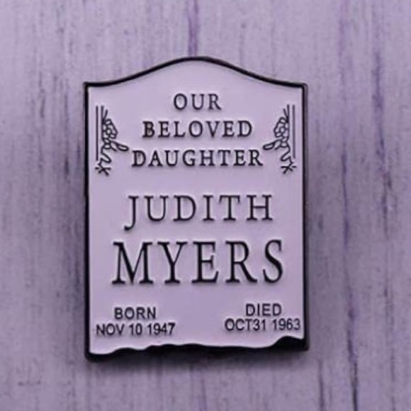 🎃Michael Myers Halloween Judith Myers Tombstone Enamel Pin Goth Horror Movies - Picture 1 of 4